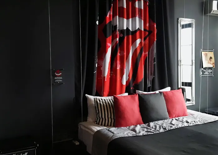 Design-hotel And Rumors 3*