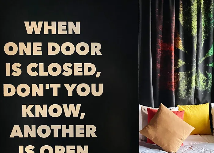 дизайн-отель комнаты и слухи 3* Одесса