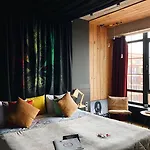 Design-hotel And Rumors 3*