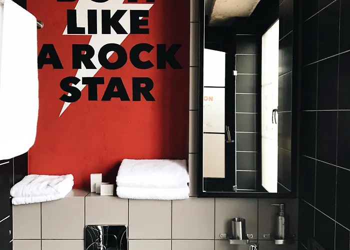 Design-hotel And Rumors 3*